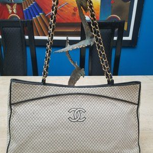 CHANEL HANDBAG